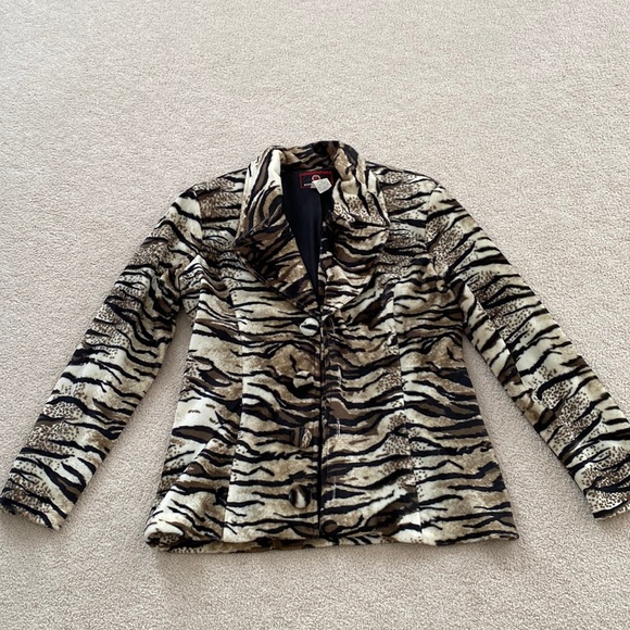 Animal Print velour Blazer with lining! Great to wear with jeans! - Picture 1 of 6
